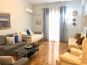 Comfortable Apt , 5 min walk to Acropolis